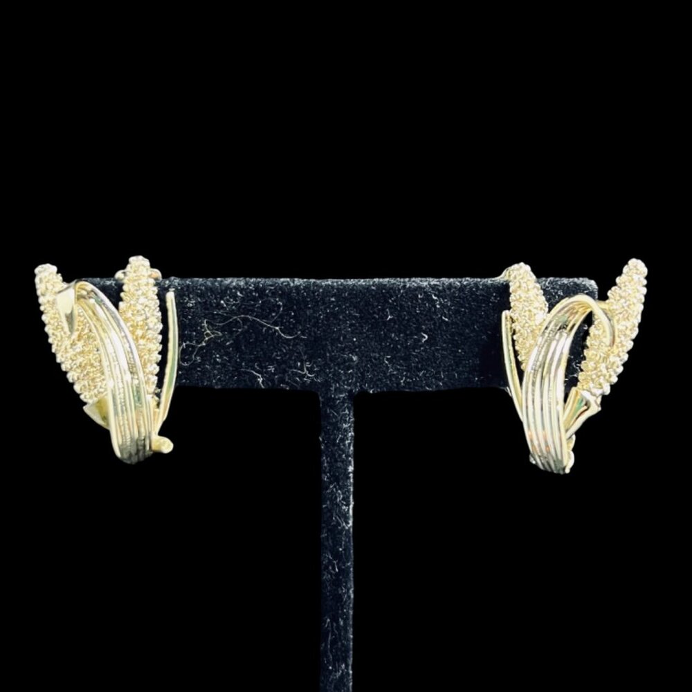 Vintage Gold Tone Wheat Clip On Earrings (5254)